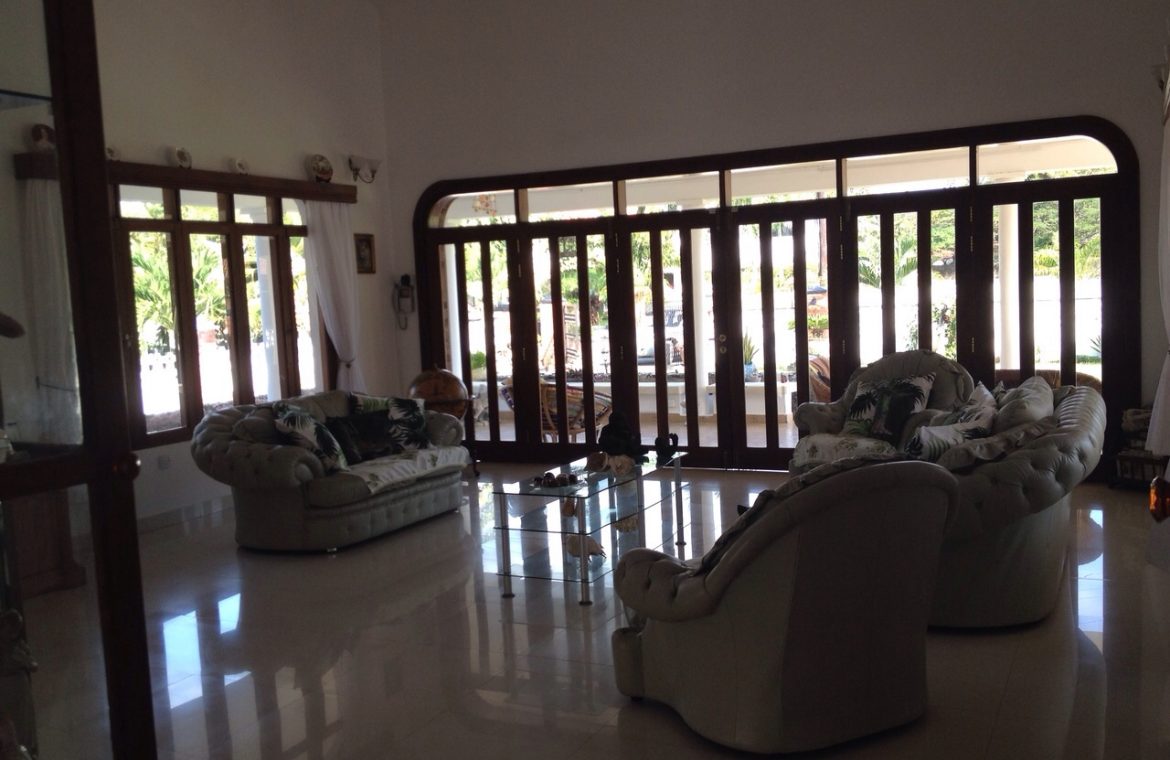 5 Bedrooms maisonette on Coral drive nyali