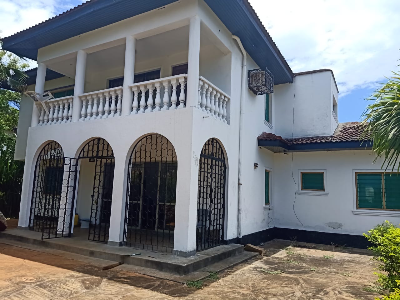 HOUSE FOR SALE IN KENYAN COAST, MOMBASA-NYALI