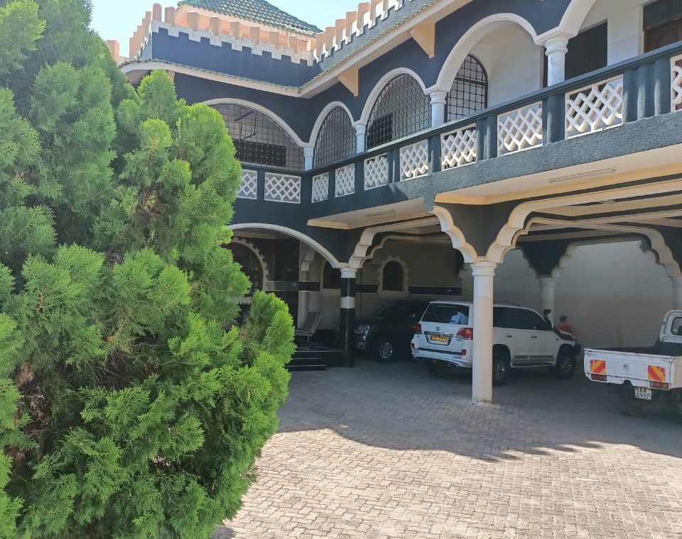 8 BEDROOMS HOUSE FOR SALE IN NYALI, MOMBASA