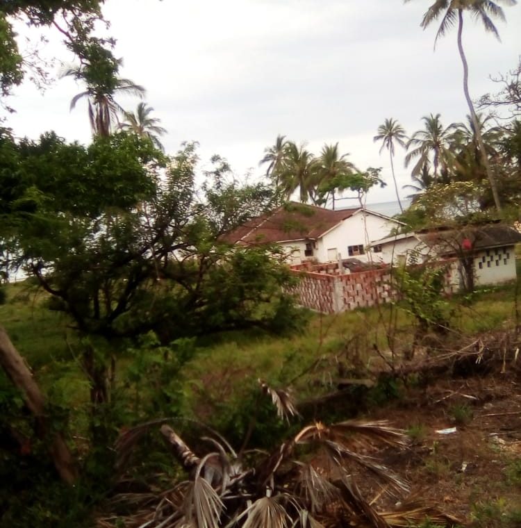 2 BEACH PLOTS FOR SALE IN KENYA AT NYALI BEACH MOMBASA