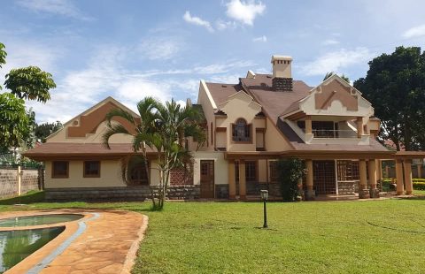 LUXURIOUS 5 BEDROOM IN RUNDA